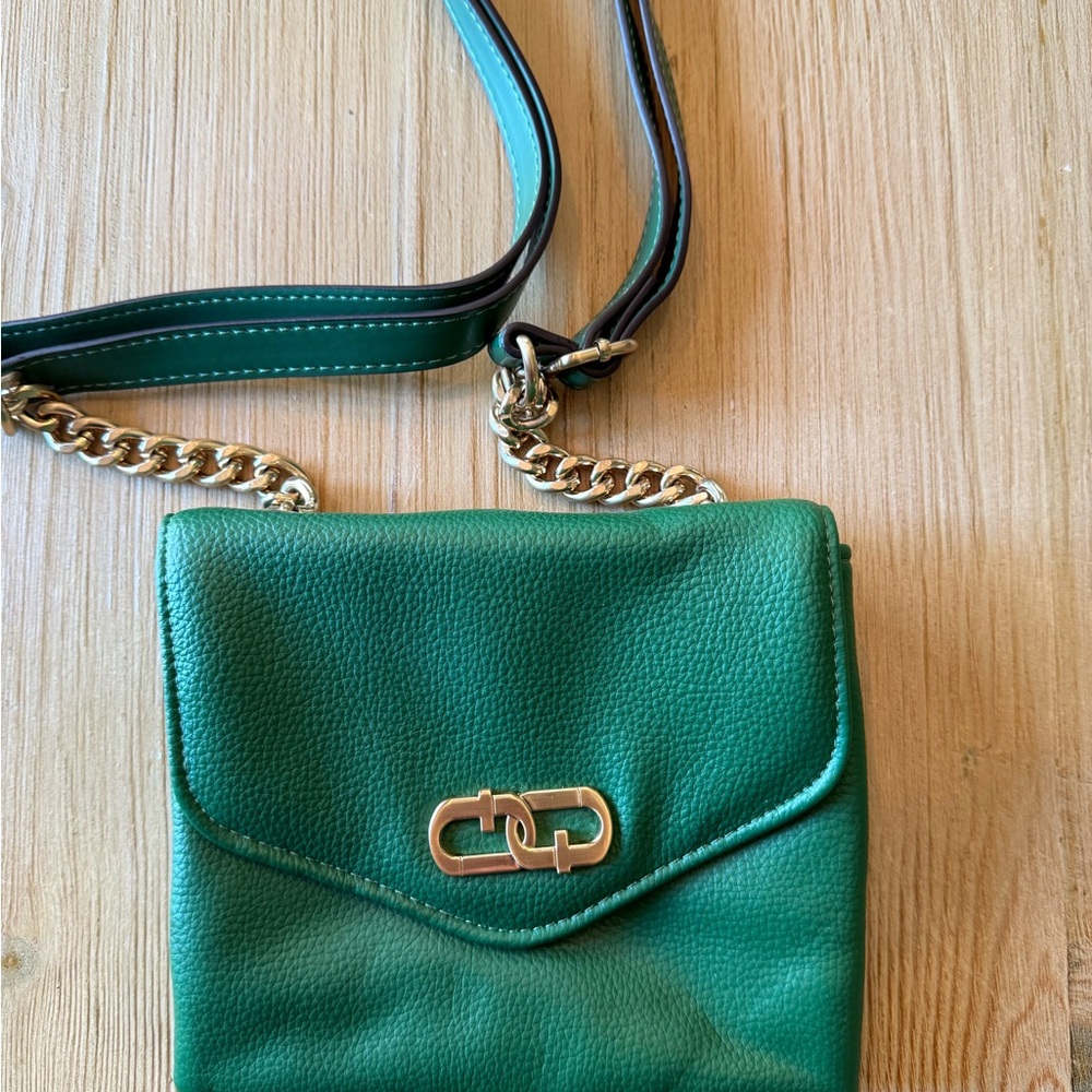 Elegant Green Leather Crossbody Bag